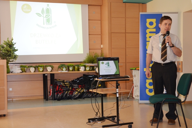 Podsumowania akcji "Drzewko za Butelkę" dokonał Marek Niezabitowski, inspektor w Wydziale