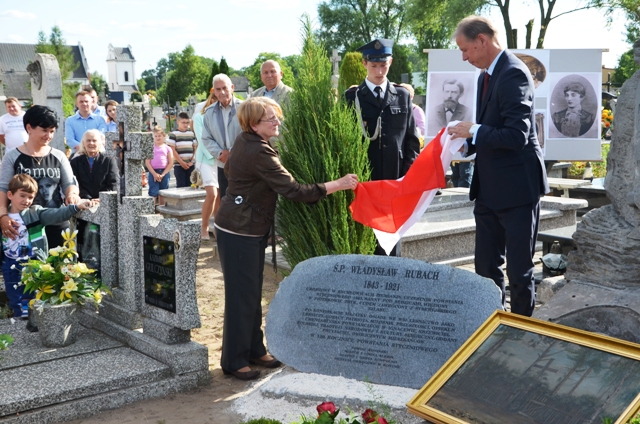 Odsłonięcie tablicy pamiątkowej