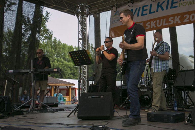 Występ zespołu Folk Street