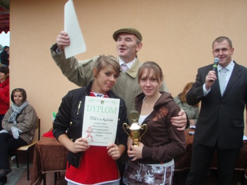 Z Mistrzostw Powiatu w Sztafetowych Biegach Przełajowych