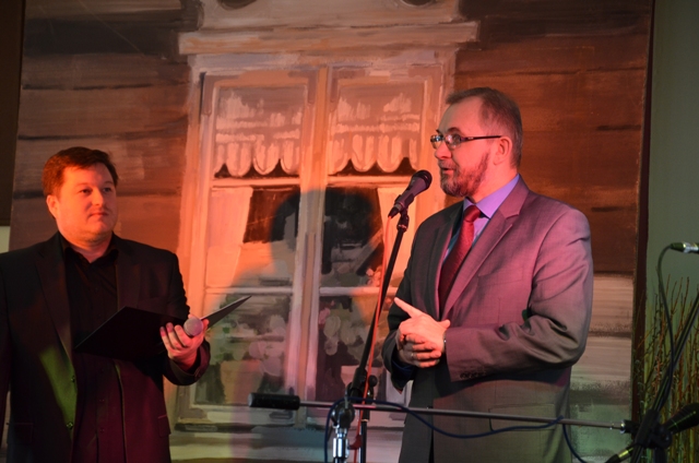 Od lewej: Robert Żurański - kapelmistrz orkiestry Młodzieżowa Orkiestra Dęta Zespołu Szkół Górniczo-