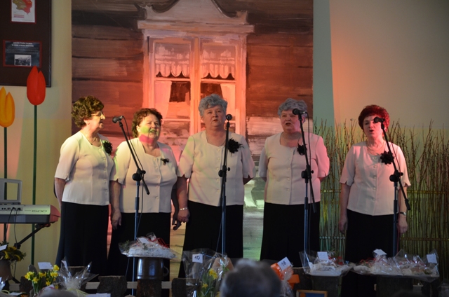 Występ zespołu wokalno-instrumentalnego Sentymentalne serca z Kramska