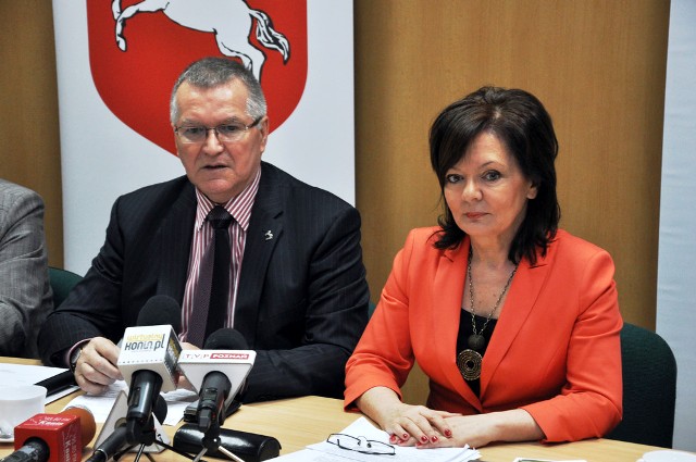 Od lewej: Józef Nowicki - Prezedent Miasta Konina oraz Małgorzata Waszak - Starosta Koniński