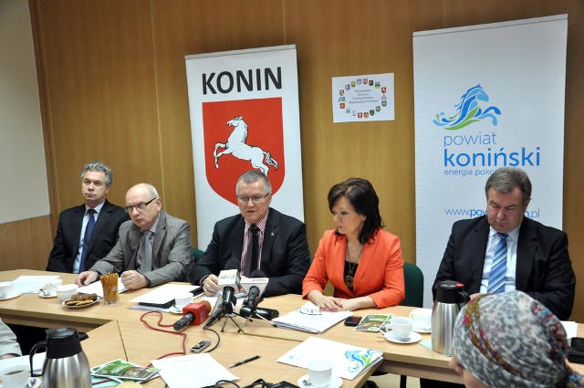 Od lewej: Krzysztof Gubański - Prezes ARR w Koninie, Grzegorz Wasilewski - prezes KIG w Koninie, Józ