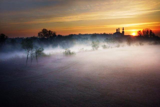 "W promieniach poranka" - praca laureata konkursu Roberta Łechtańskiego