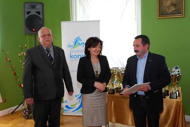 Od lewej: Stanisław Głąbicki - Członek Zarządu Powiatu Konińskiego, Małgorzata Waszak - Starosta Kon