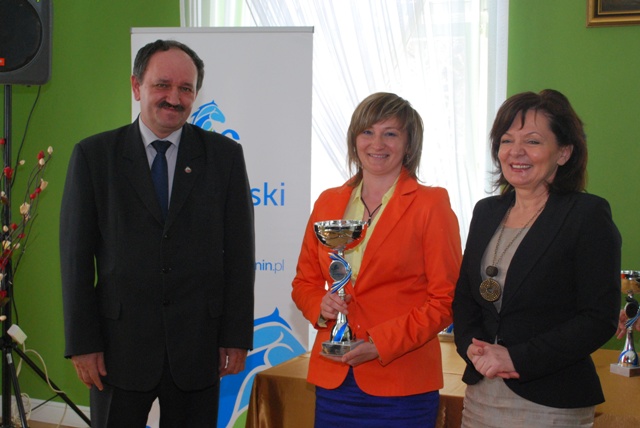 Mirosław Durczyński - Przewodniczący Komisji Statutowo-Regulaminowej, Magdalena Plato oraz Małgorz