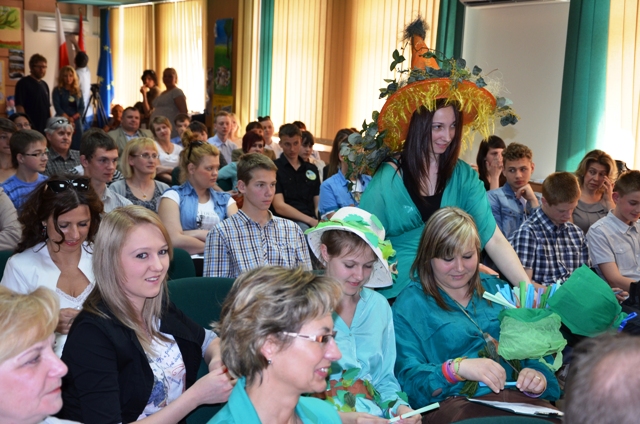 Wróżby podczas akcji Drzewko za butelkę