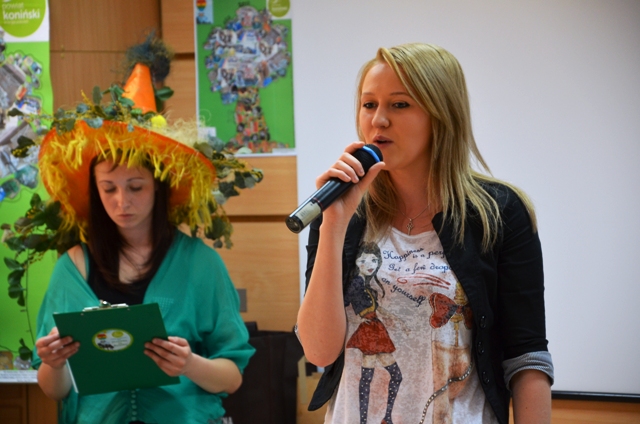 Występ uczennic z Koła Ekologicznego ZSE-U w Żychlinie