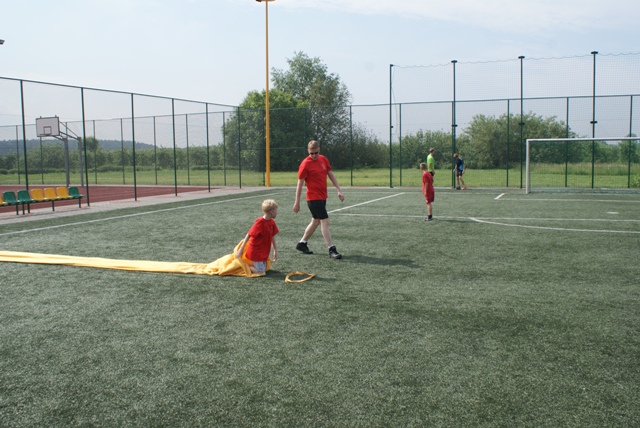 Tor przeszkód z atrakcjami – XV Letnia Powiatowa Spartakiada Mieszkańców Wsi Powiatu Konińskiego