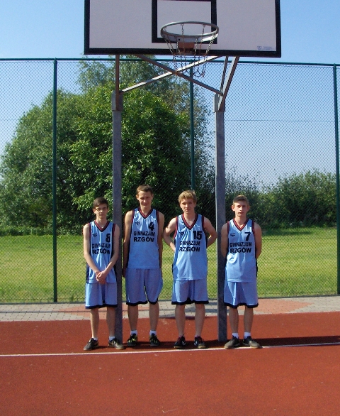 Drużyna koszykarzy ze Rzgowa