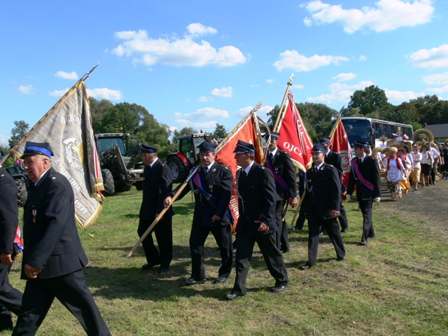 Korowód dożynkowy - służby mundurowe
