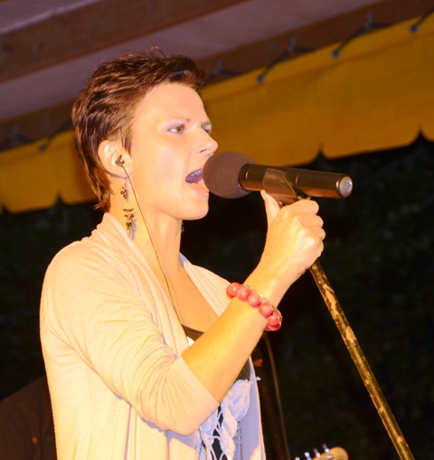 Wokalistka zespołu RZEPCZYNO