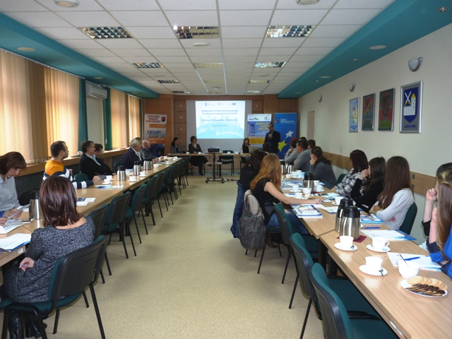 Powitanie uczestników spotkania przez Witolda Nowaka - Naczelnika Wydziału Promocji i Rozwoju