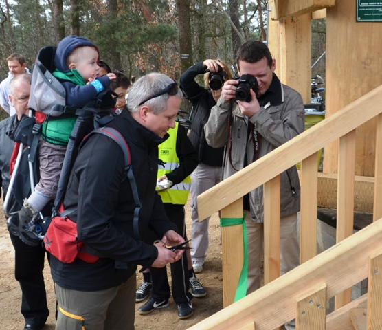 Przecięcie wstęgi przez Andrzeja Kaleniewicza Kierownika Oddziału Turystyki Departamentu Sportu i Tu