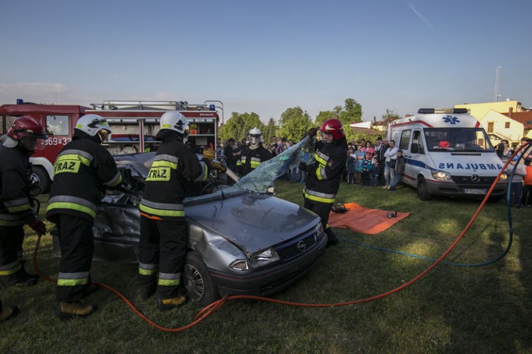 Pokaz ratownictwa przygotowany przez konińską straż pożarną oraz ratowników Wielkopolskiego Centrum