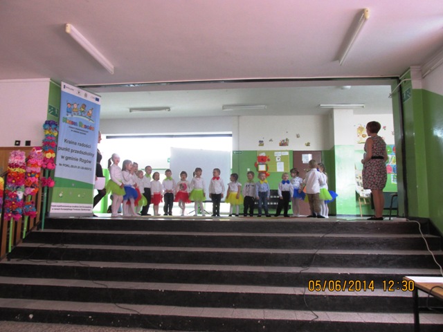 Występy artystyczne dzieci z punktu przedszkolnego