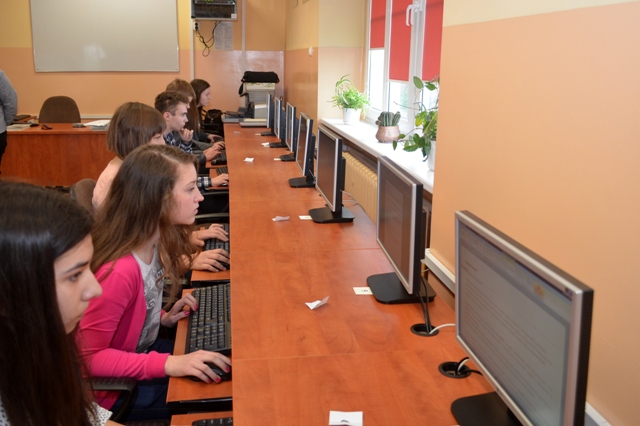 Uczestnicy międzyszkolnego IX Konkursu Informatycznego