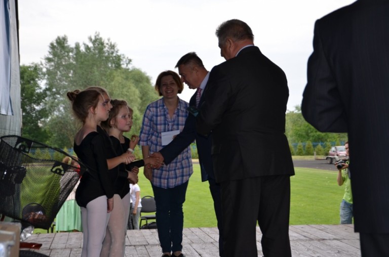 Wręczenie nagrody przez Burmistrza Gminy i Miasta Kleczew oraz Wicestarostę Konińskiego