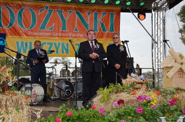 Część oficjalną dożynek zainaugurował Stanisław Bielik, starosta koniński