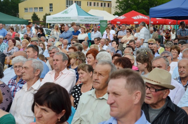 W dożynkach udział wzięłi zaproszeni goście oraz mieszkańcy Gminy WIlczyn