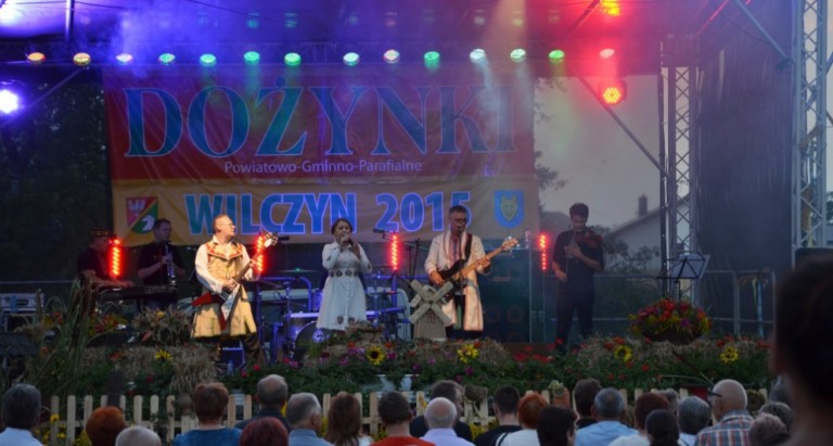 Koncert formacji folk-rockowej 