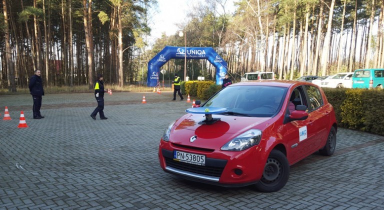 Jazda sprawnościowa na placu manewrowym