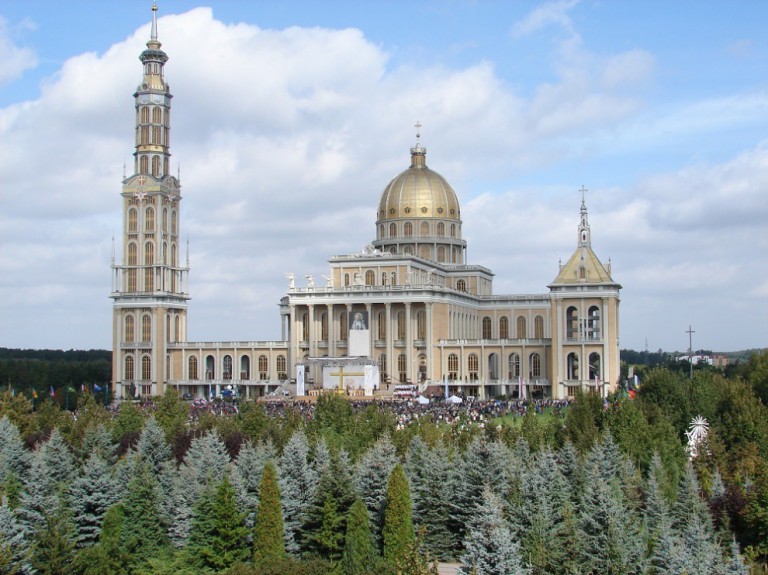 Bazylika Matki Bożej Bolesnej Królowej Polski w Licheniu Starym
