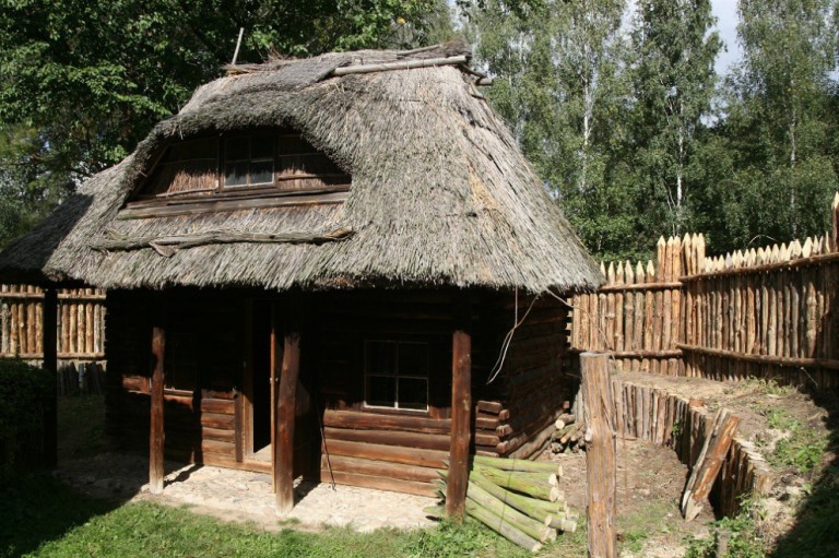 Skansen Archeologiczny w Mrówkach