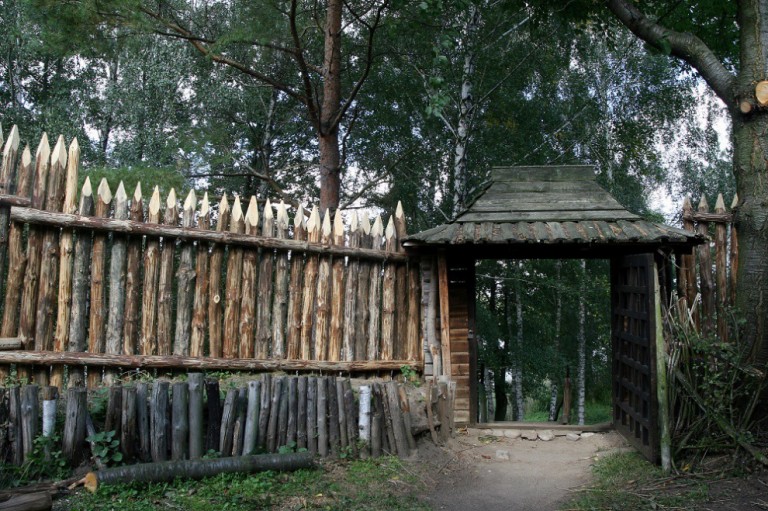 Skansen Archeologiczny w Mrówkach