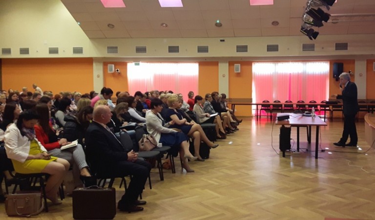 Wystapienie prelegenta pana Bogdana Mizerskiego- psychologa,terapeuty