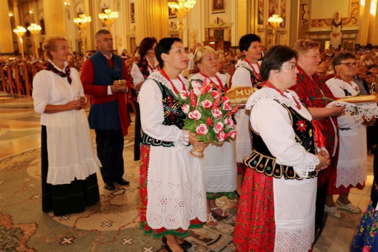 VI Ogólnopolski Zjazd Kół Gospodyń Wiejskich Innych Organizacji Kobiecych z Terenów Wiejskich