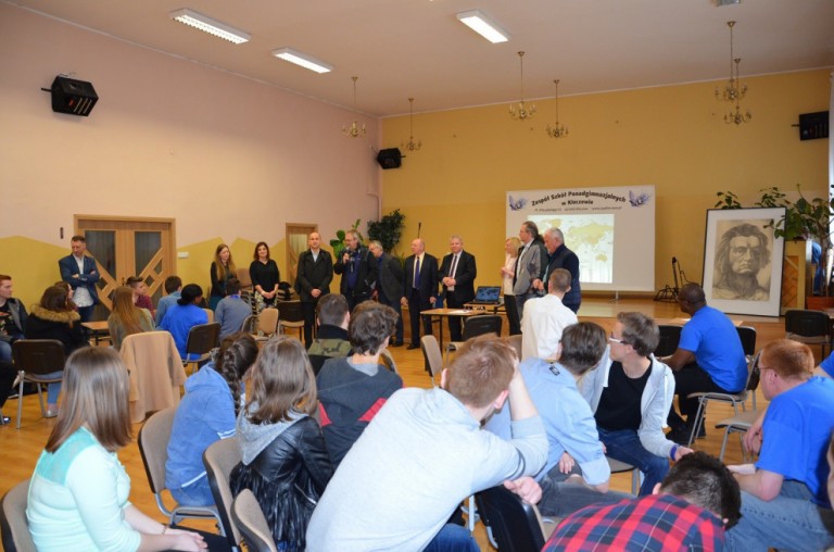 spotkali się z uczniami Zespołu Szkół Pondgimnazjalnych w Kleczewie