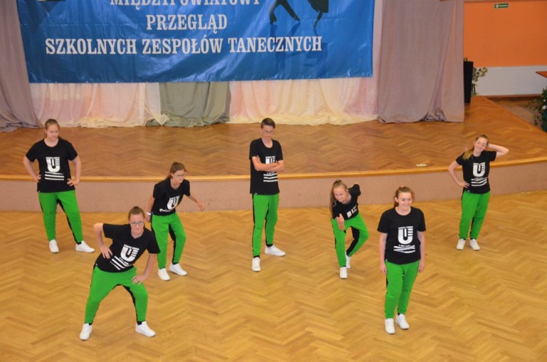 Prezentacje zespołów Międzypowiatowego Przeglądu Szkolnych Zespołów Tanecznych w Kleczewie