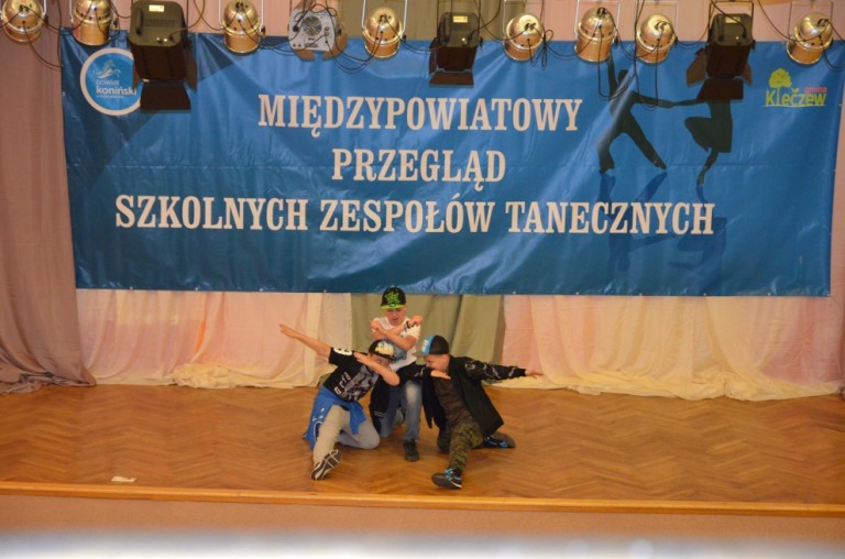 Prezentacje zespołów Międzypowiatowego Przeglądu Szkolnych Zespołów Tanecznych w Kleczewie