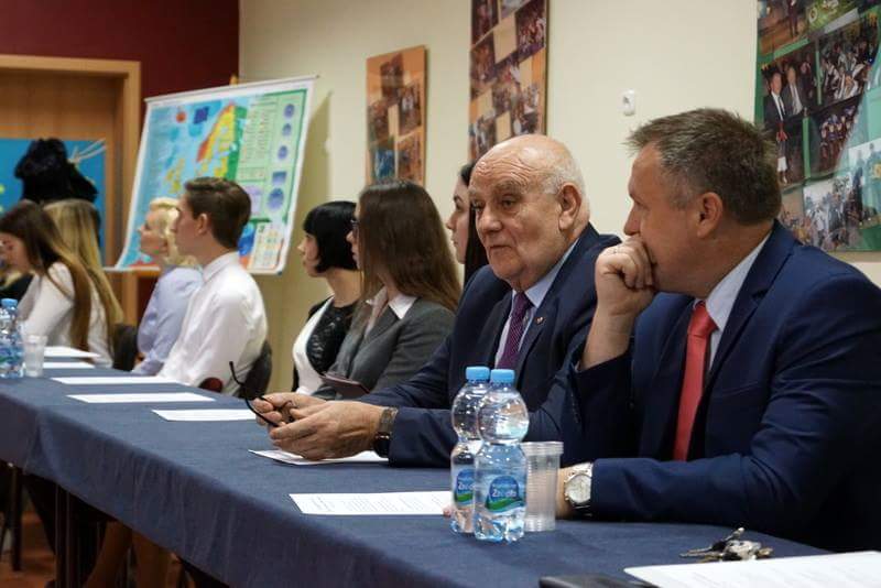 W Zespole Szkół Ekonomiczno–Usługowych w Żychlinie odbyła się debata 