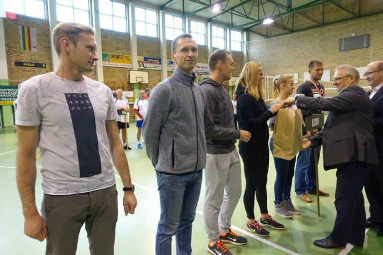 Nauczyciele z Powiatu Konińskiego Mistrzami w Piłce Siatkowej