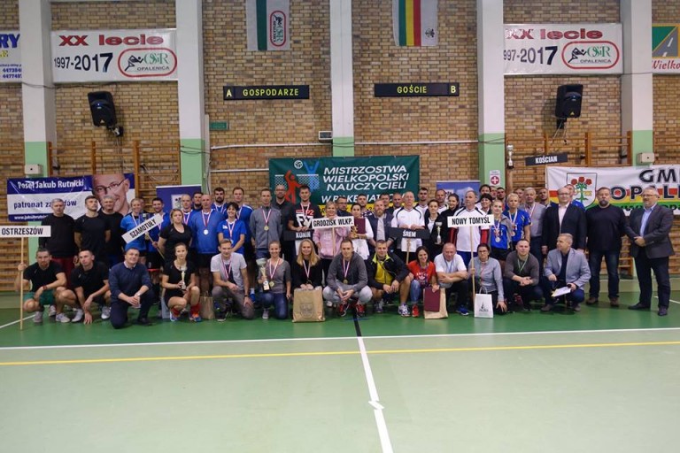 Nauczyciele z Powiatu Konińskiego Mistrzami w Piłce Siatkowej
