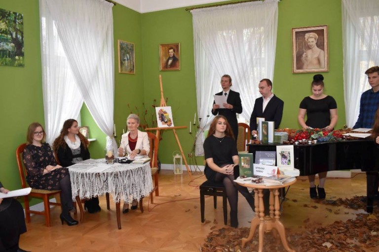Spotkanie z poetką - Danutą Olczak w ramach cyklu Bardzo Kulturalny Gość