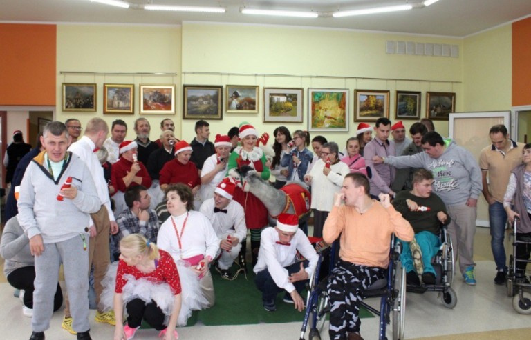 Zabawa Mikołajkowa w DPS w Ślesinie