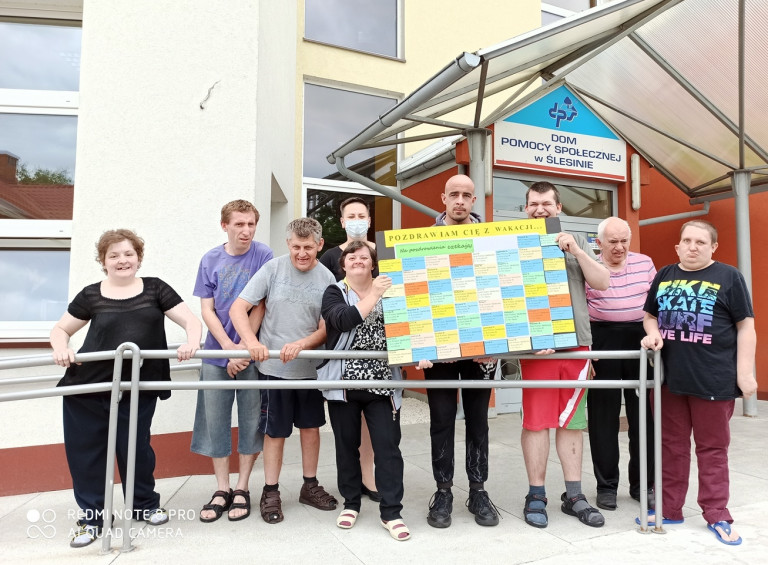 Wakacyjne pozdrowienia dla mieszkańców ślesińskiego DPS