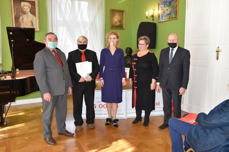 Laureaci stypendiów Starosty Konińskiego