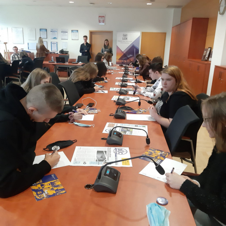 Uczniowie z technikum reklamy wzięli udział warsztatach dziennikarskich