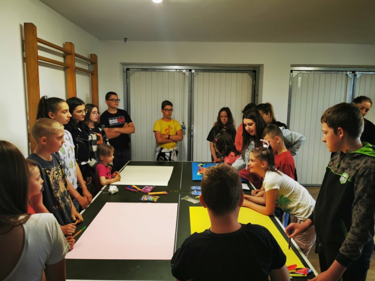 Studenci pomagają dzieciom z rodzin zastępczych
