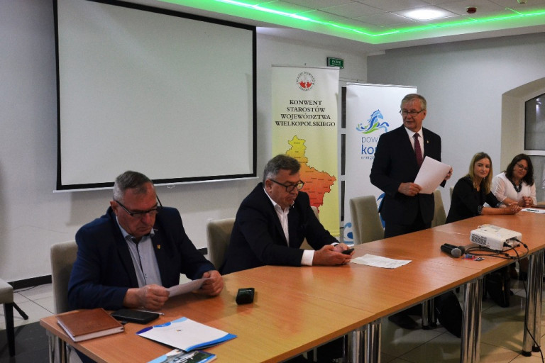 Z Konwentu Powiatów Województwa Wielkopolskiego w Mikorzynie