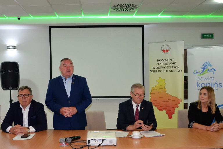 Z Konwentu Powiatów Województwa Wielkopolskiego w Mikorzynie