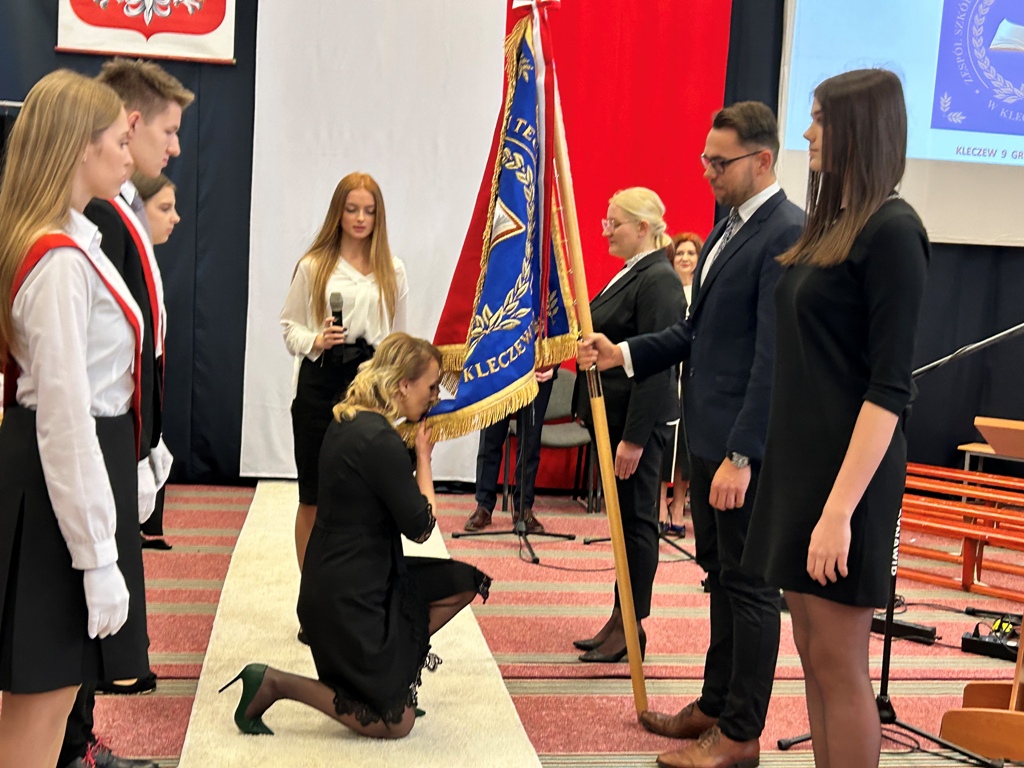 Uroczystość nadania sztandaru ZSOT w Kleczewie