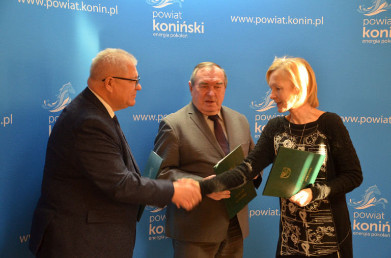 Sześć umów w jedno przedpołudnie