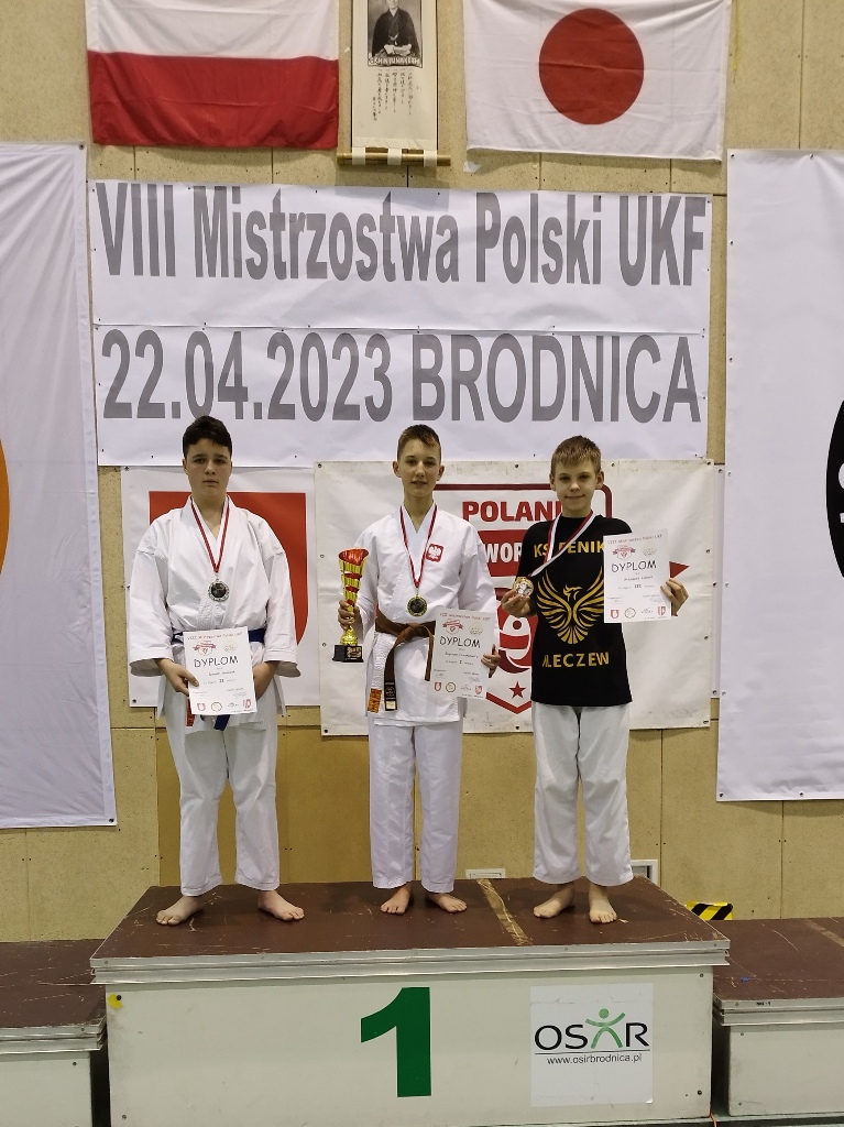 Kolejny udany sprawdzian umiejętności kleczewskich karateków