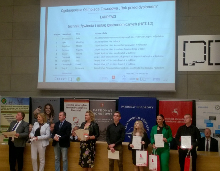 Laureaci Olimpiady Zawodowej z ZSEU w Żychlinie